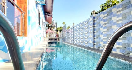 Prestige Grounds Guesthouse with Lap Pool and Billiards