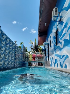 Piscine extérieure, couloir de nage