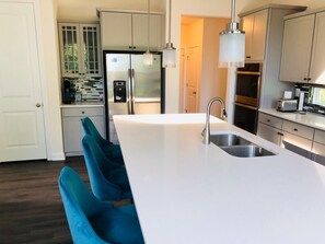 Fridge, microwave, oven, stovetop - Modern 5 Bedroom 4 Full Bath Bethany Beach Home (Ocean View)