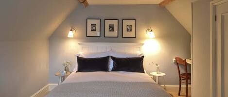 3 chambres, fer et planche à repasser, lit parapluie, accès Internet