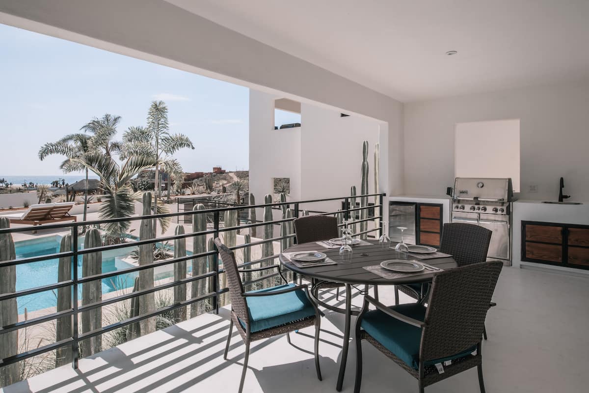 Deluxe Condo, 2 Bedrooms, Pool View | Bathroom | Hair dryer, towels