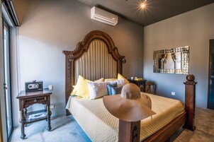 Presidential Penthouse, 4 Bedrooms, Ocean View | Cribs/infant beds, free WiFi, bed sheets