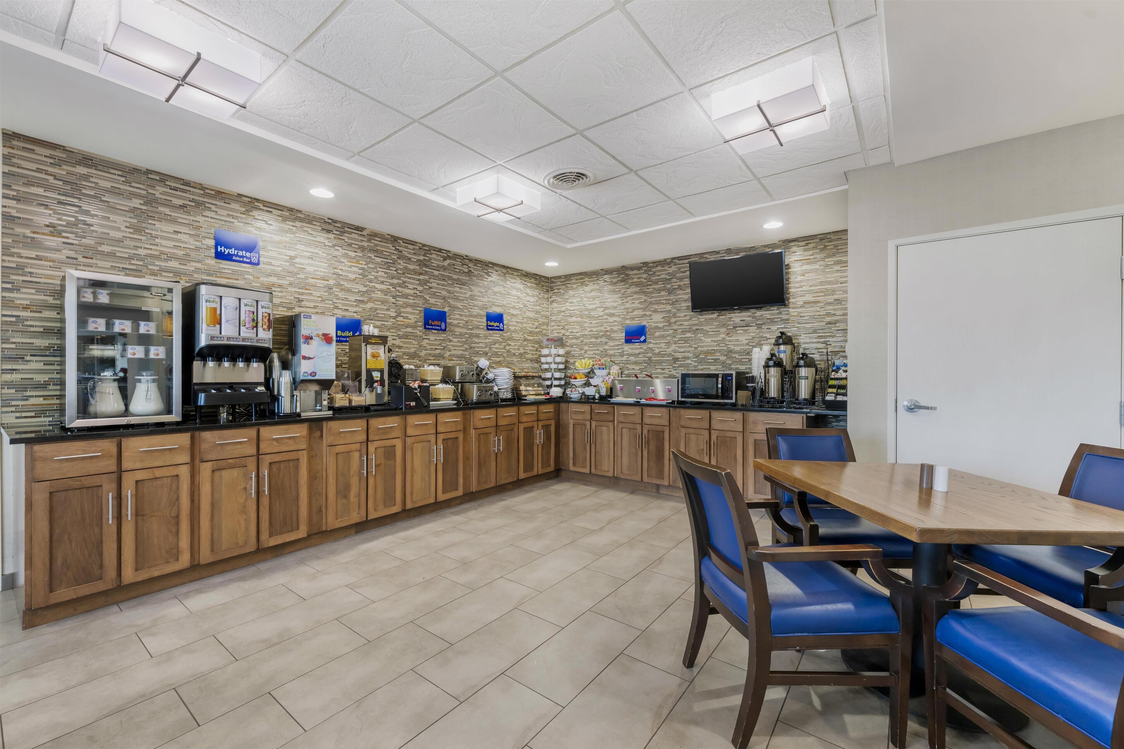 Free daily buffet breakfast 