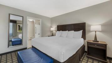 Suite, 1 King Bed, Non Smoking, Refrigerator & Microwave (with Sofabed)