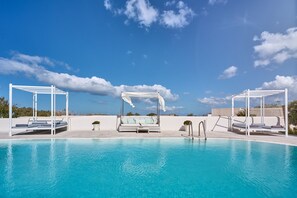 Outdoor pool, sun loungers