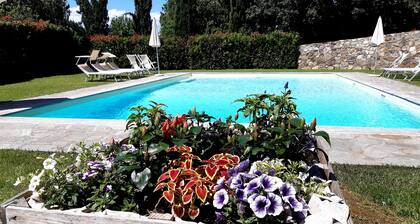 Apartment LA LOGGIA, 2 rooms, kitchen in farmhouse with pool 5/7persons