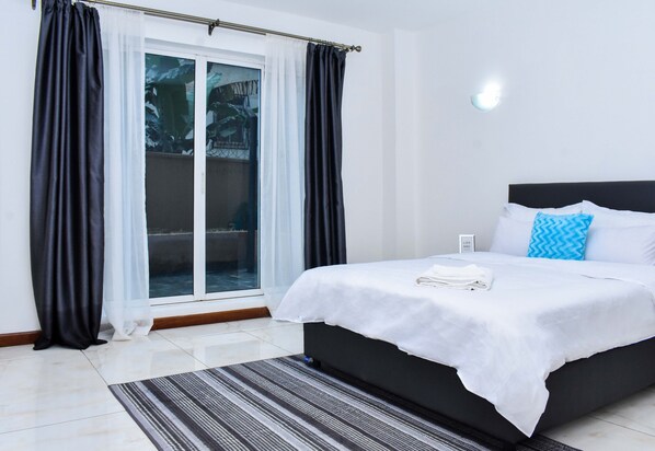 2 chambres, fer et planche à repasser, Wi-Fi, draps fournis