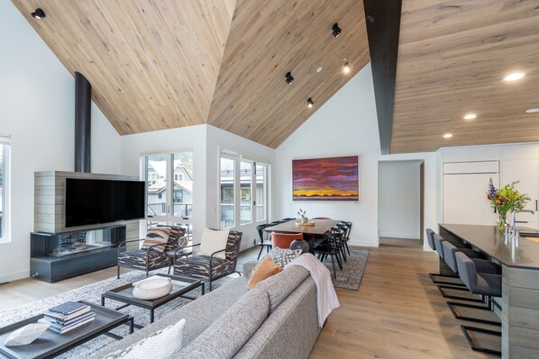 Interior - Loft House 101 AT Transfer by Exceptional Stays (Telluride)