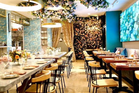 Restaurant. Hotel EPIK