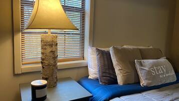 1 bedroom, bed sheets