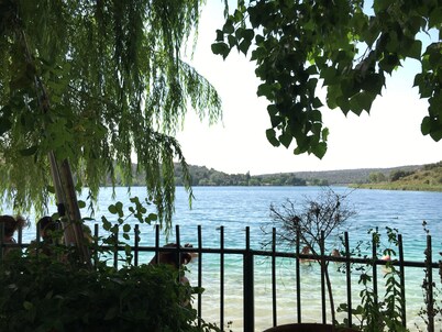 Villa with Garden and Fireplace overlooking the Colgada de Ruidera Lagoon