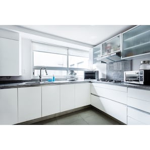 Deluxe Apartment | Private kitchen | Full-size fridge, microwave, stovetop, coffee/tea maker - Destination Condesa @Alvaro Obregon Views 2 (Mexico City)