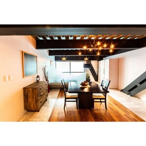 Apartemen Deluks | Area keluarga | TV