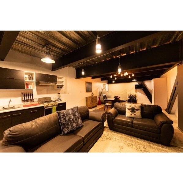 Apartemen Deluks | Area keluarga | TV