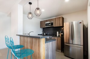 Deluxe Apartment | Private kitchen | Full-sized fridge, microwave, oven, stovetop - Sophisticated Pad @Roma Norte & Condesa (Mexico City)