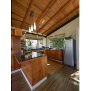 Refrigerador con freezer, microondas, horno, placa de cocina