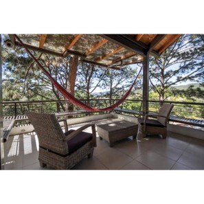 Terrace/patio - Luxury Chalet - Cabin in the Woods @Valle de Bravo 1 (Valle de Bravo)