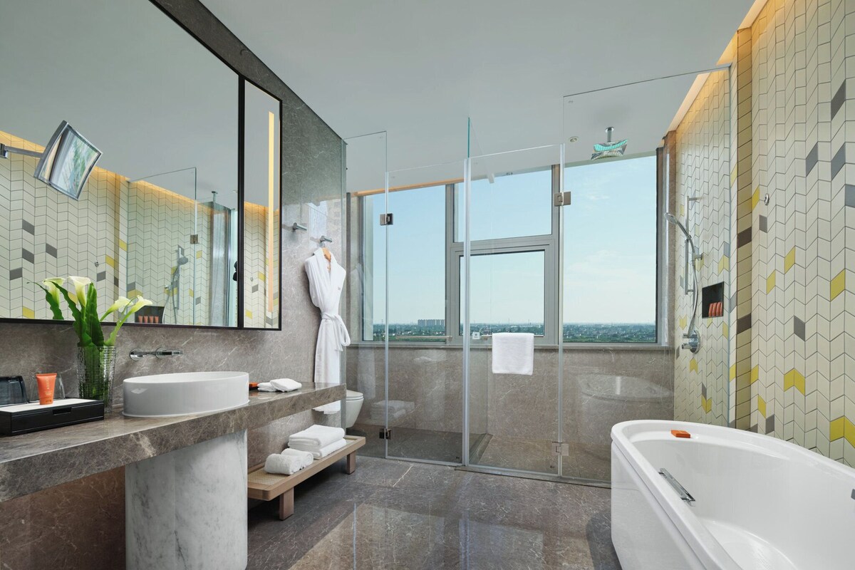 Suite, 1 slaapkamer | Luxe beddengoed, donsdekens, bedden met traagschuimmatrassen