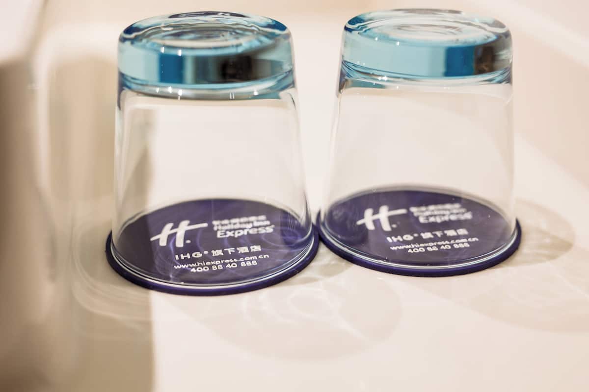 Standard Room, 1 King Bed (High Floor) | 1 bedroom, in-room safe, laptop workspace, blackout drapes