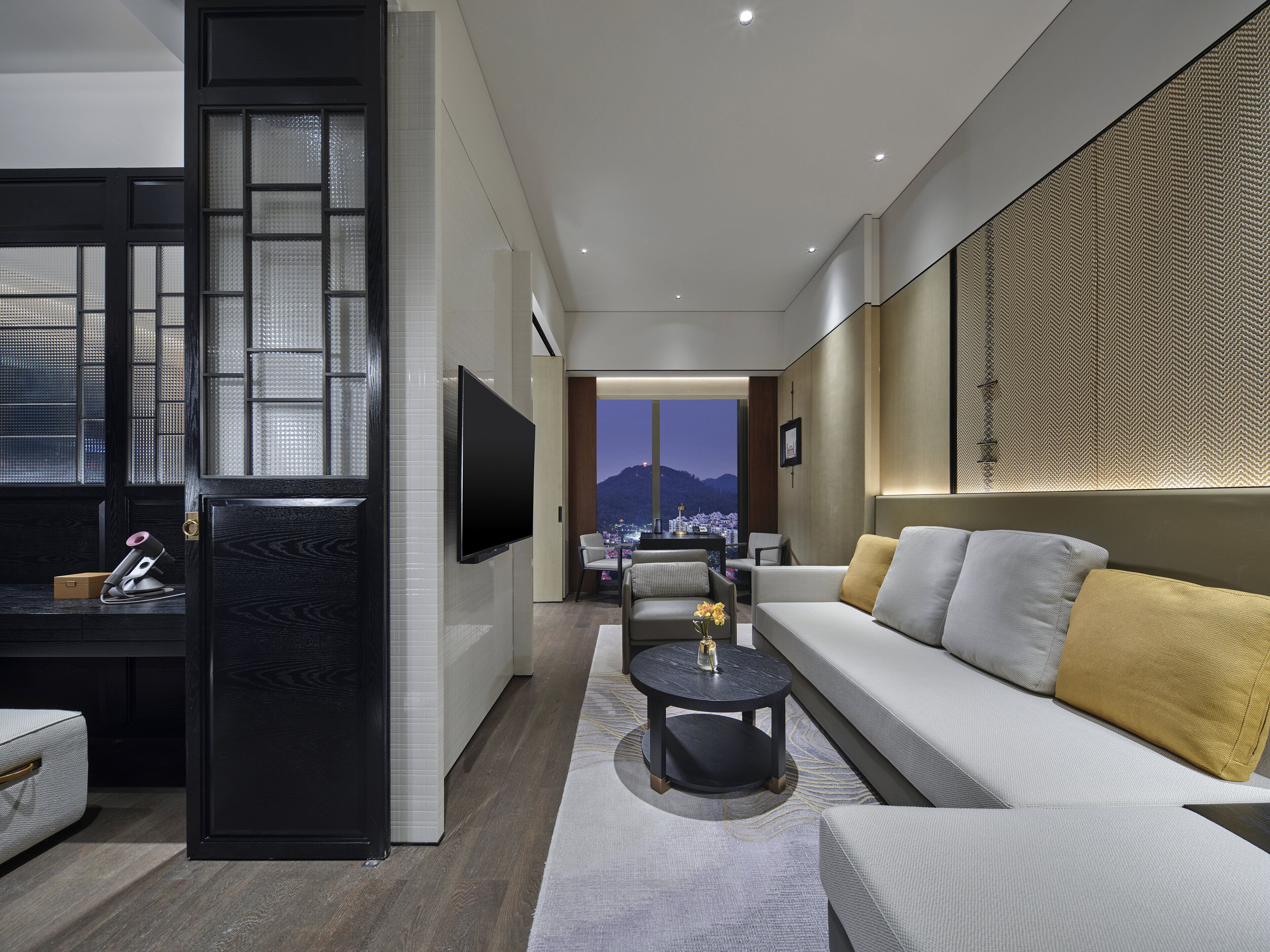 Suite, 1 Bedroom | Premium bedding, down duvets, minibar, in-room safe