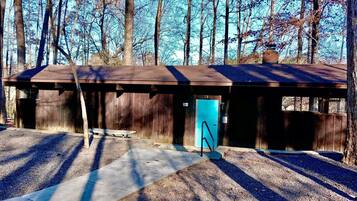 Basic Cabin | Iron/ironing board, free WiFi, bed sheets
