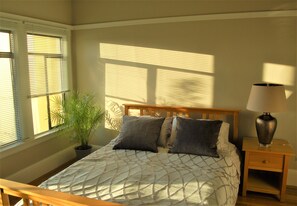 2 bedrooms, iron/ironing board, free WiFi, bed sheets - Charming full floor flat near ocean and city. (San Francisco)