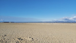Una playa cerca
