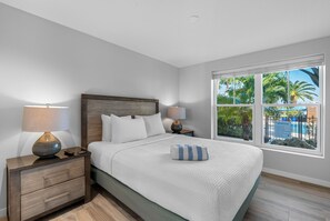 3 bedrooms, iron/ironing board, Internet, bed sheets - Escape Casey Key Hotel & Marina - Deluxe 3 Bedroom 3 Bath Villa 2 K 1 Q  1 (Nokomis)
