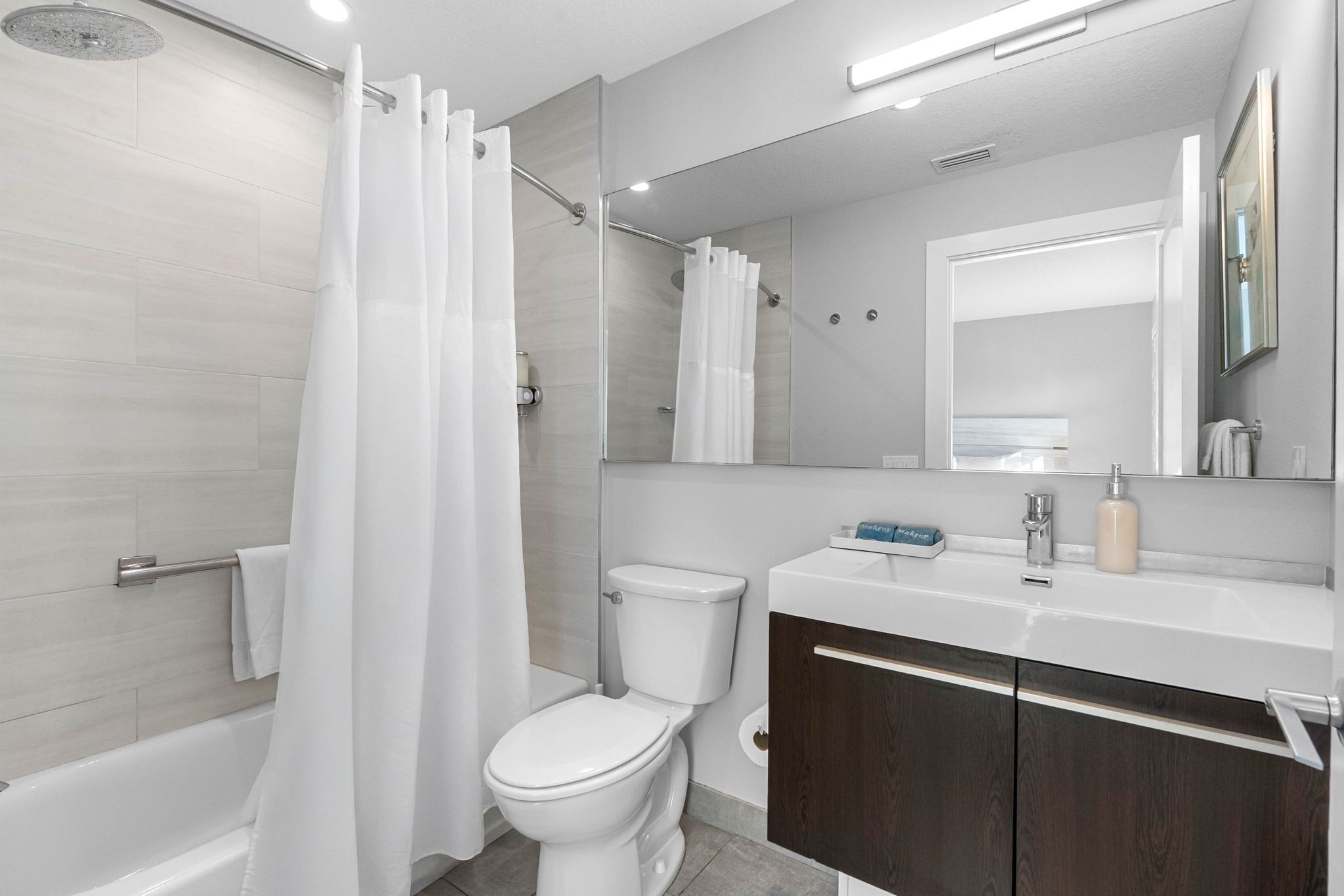 Hårføner og håndklær