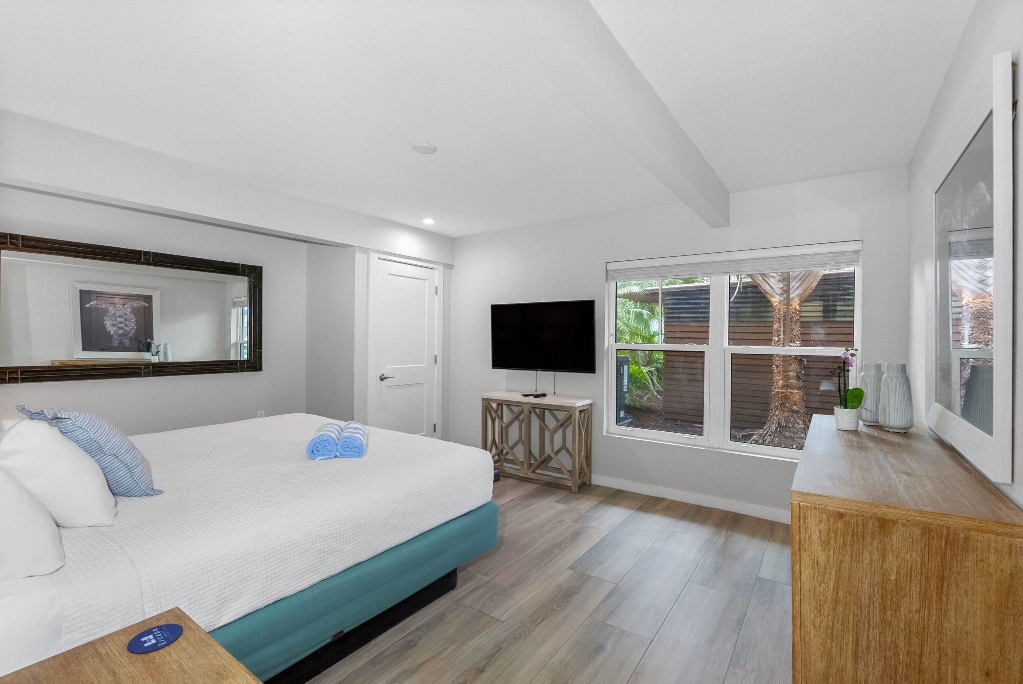 1 bedroom, iron/ironing board, internet, bed sheets