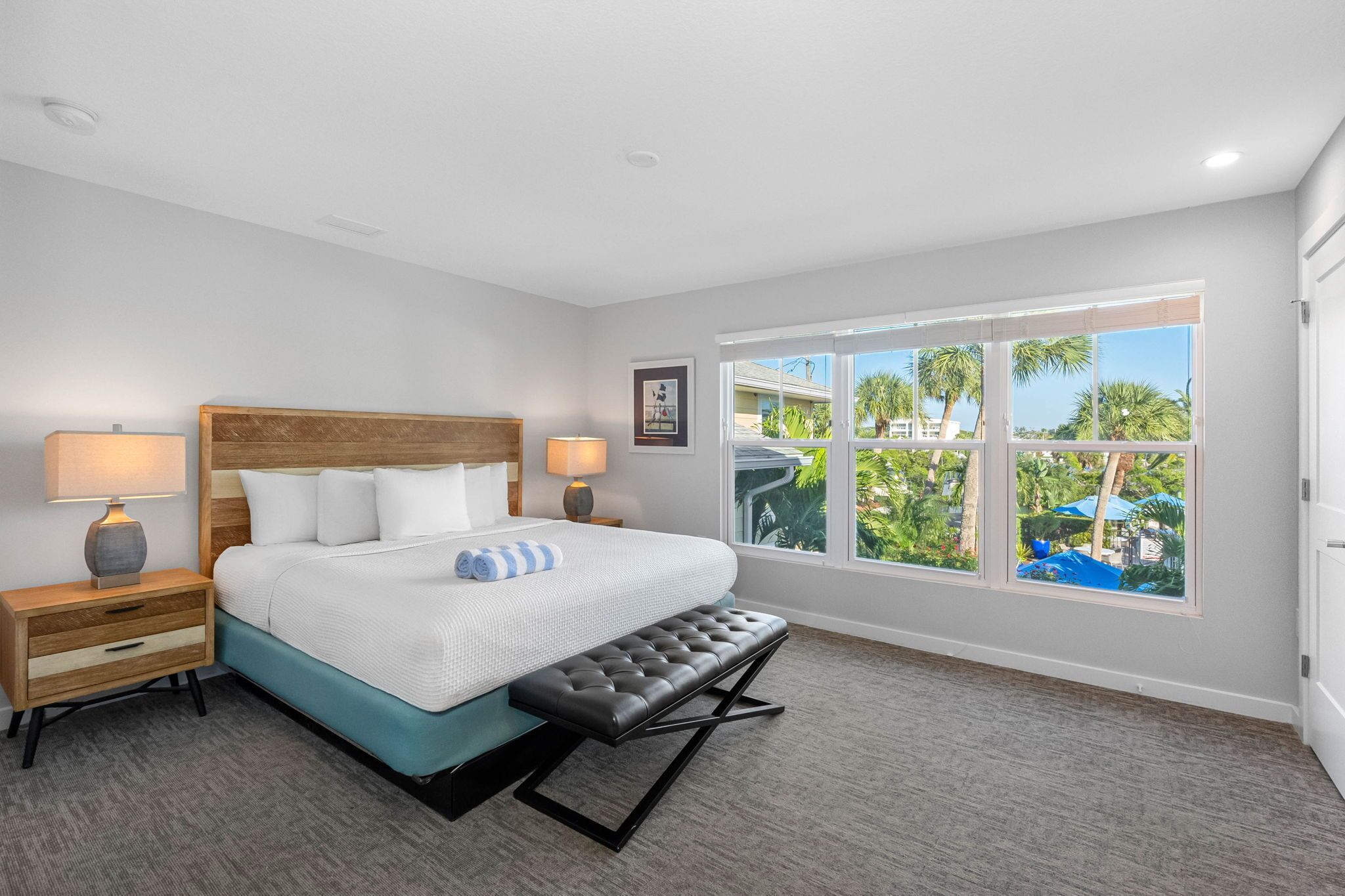 3 habitaciones, tabla de planchar con plancha y acceso a internet 