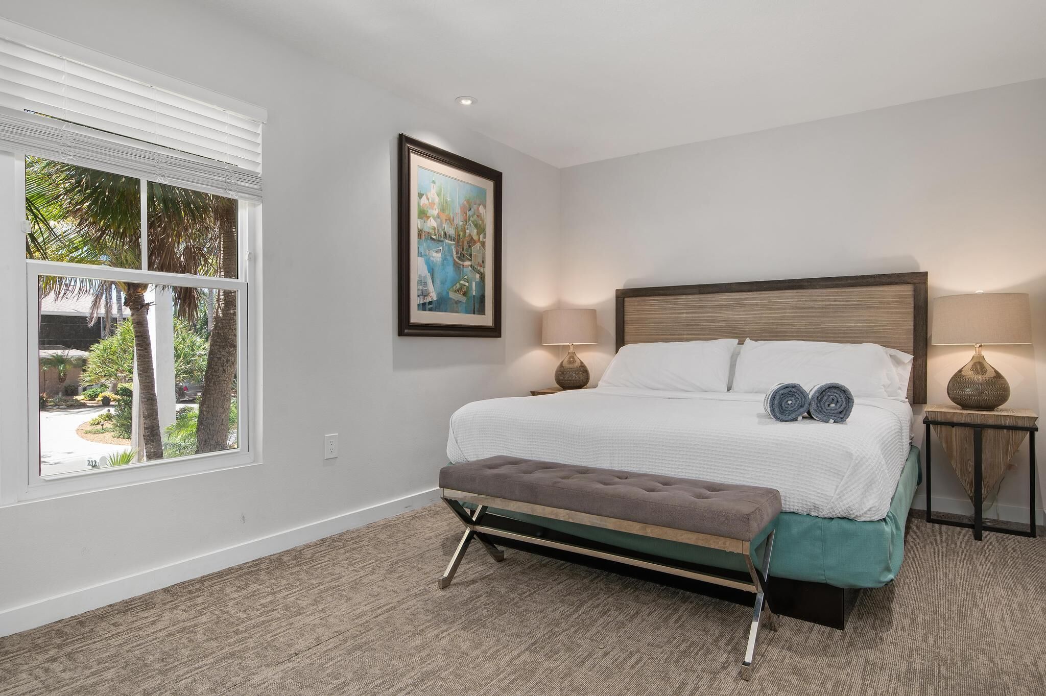 3 slaapkamers, een strijkplank/strijkijzer, internet, beddengoed