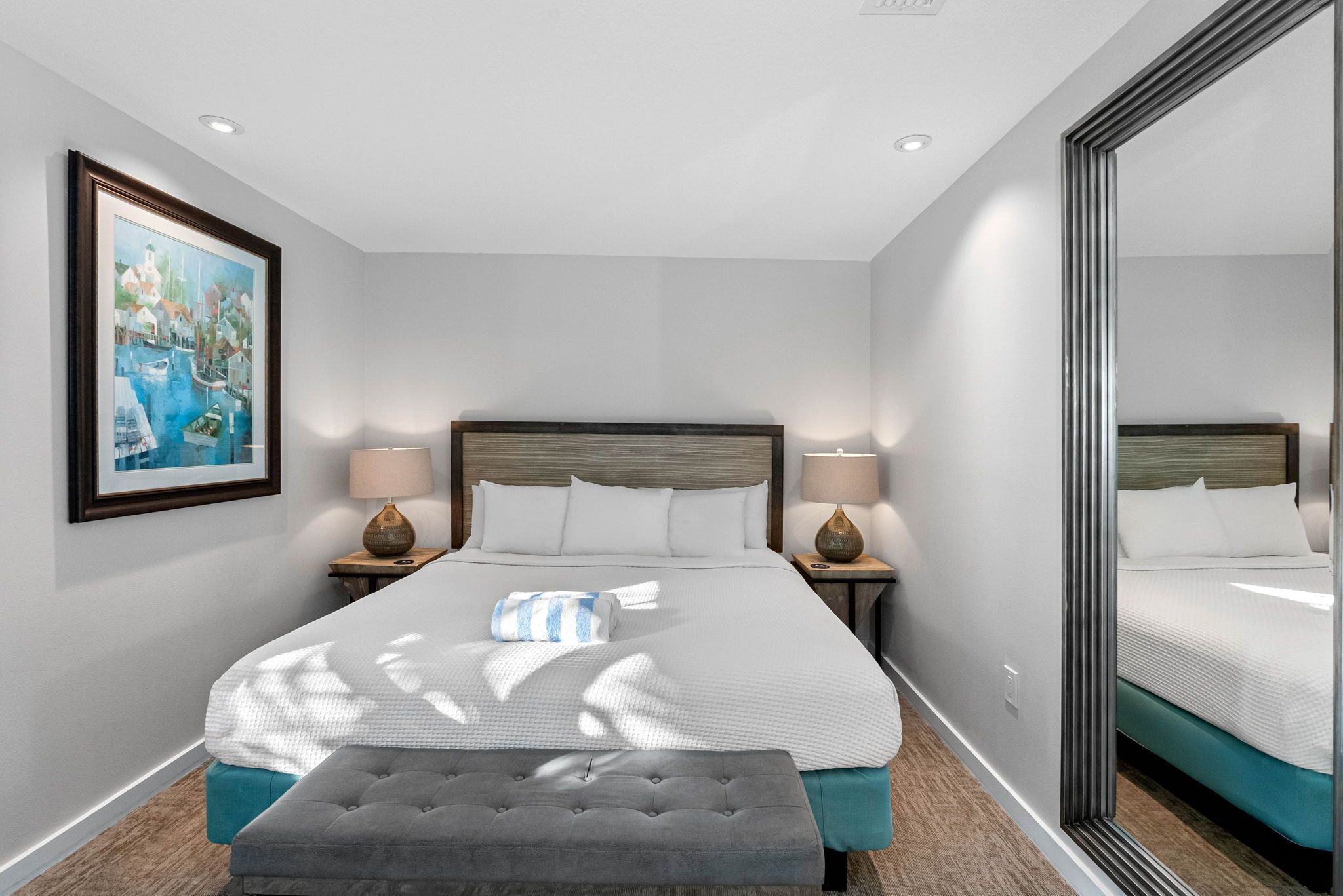 3 多间卧室、熨斗/熨衣板、上网接入、床单