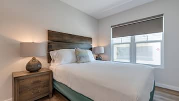 2 habitaciones, tabla de planchar con plancha, internet y ropa de cama