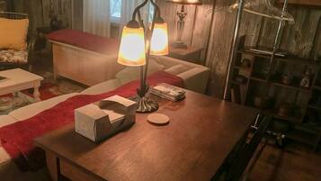 1 chambre, bureau, fer et planche à repasser, Wi-Fi gratuit