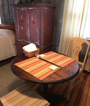 1 Schlafzimmer, Schreibtisch, Bügeleisen/Bügelbrett, kostenloses WLAN