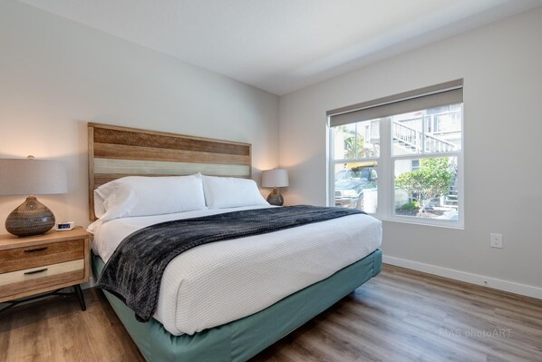 2 bedrooms, iron/ironing board, Internet, bed sheets