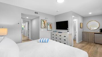 2 slaapkamers, een strijkplank/strijkijzer, internet, beddengoed