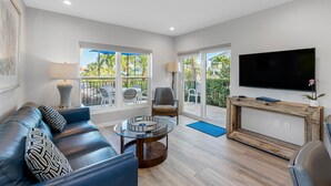 Living area - 3 Bedroom/3 Bath Townhouse - Unit 3 (Nokomis)