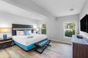 2 bedrooms, iron/ironing board, Internet, bed sheets - 2 Bedroom/2 Bath Villa (Ground Level) - Unit 9/C (Nokomis)