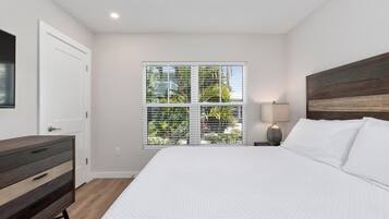 2 soverom, strykejern/-brett, internettilgang og sengetøy