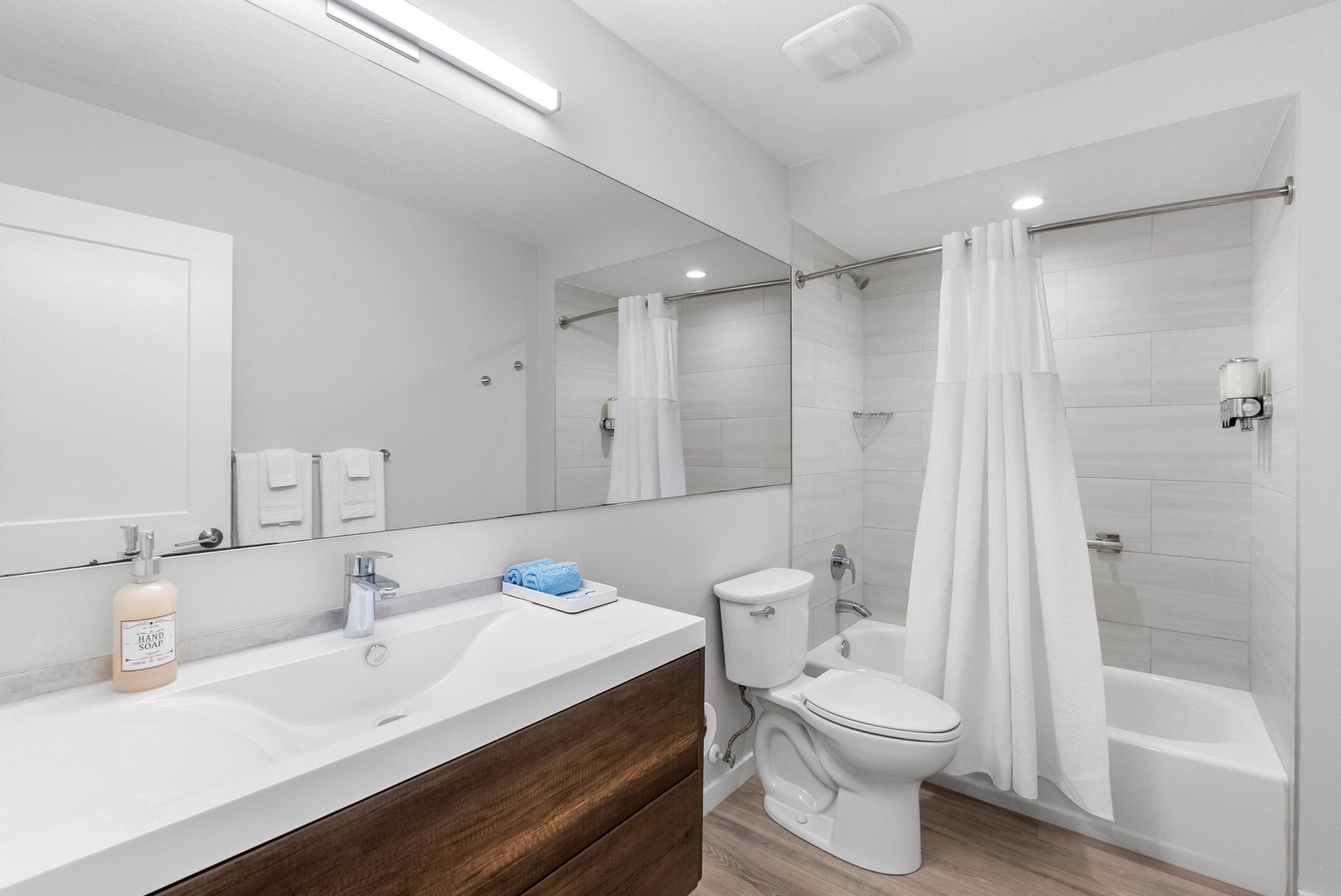 Hårtork och handdukar