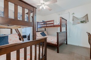 3 chambres, fer et planche à repasser, accès au Wi-Fi (inclus)
