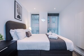 Deluxe Apartment, 2 Bedrooms, Balcony | 1 bedroom, premium bedding, laptop workspace, soundproofing - Hilltop Serviced Apartments - Piccadilly (Manchester)