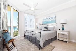 3 bedrooms, iron/ironing board, free WiFi, bed sheets - Beachfront chic condo w/ beach service in the heart of Destin! 🌊🌅🐚 (Destin)