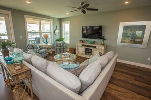 Smart TV - 5 bdrm, Gulf & Bay View Home w/Elevator & Private Pool, 5 Min walk to beach! (Cape San Blas)