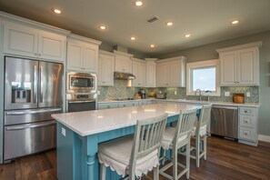 Private kitchen - 5 bdrm, Gulf & Bay View Home w/Elevator & Private Pool. (Cape San Blas)