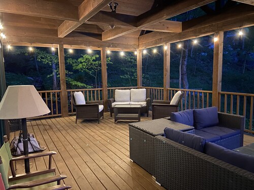 10 Star River Front Retreat - Water Sports, Hiking, Campfires by the River