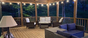 10 Star River Front Retreat - Water Sports, Hiking, Campfires by the River