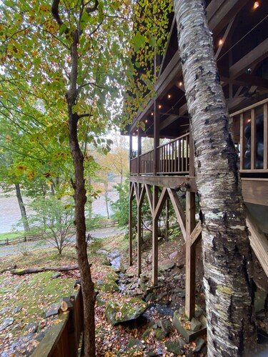 10 Star River Front Retreat - Water Sports, Hiking, Campfires by the River